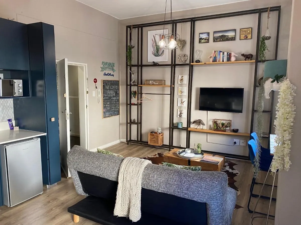 Apartment Just Off Long - Inner City Gem Cape Town